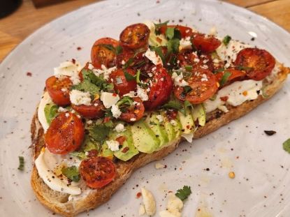 CREAM CHEESE AVOCADO AND FRIED CHERRY TOAMATO