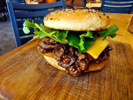 GRASS-FED STEAK BURGER